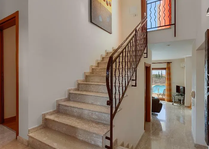 Aphrodite Hills * Κούκλια